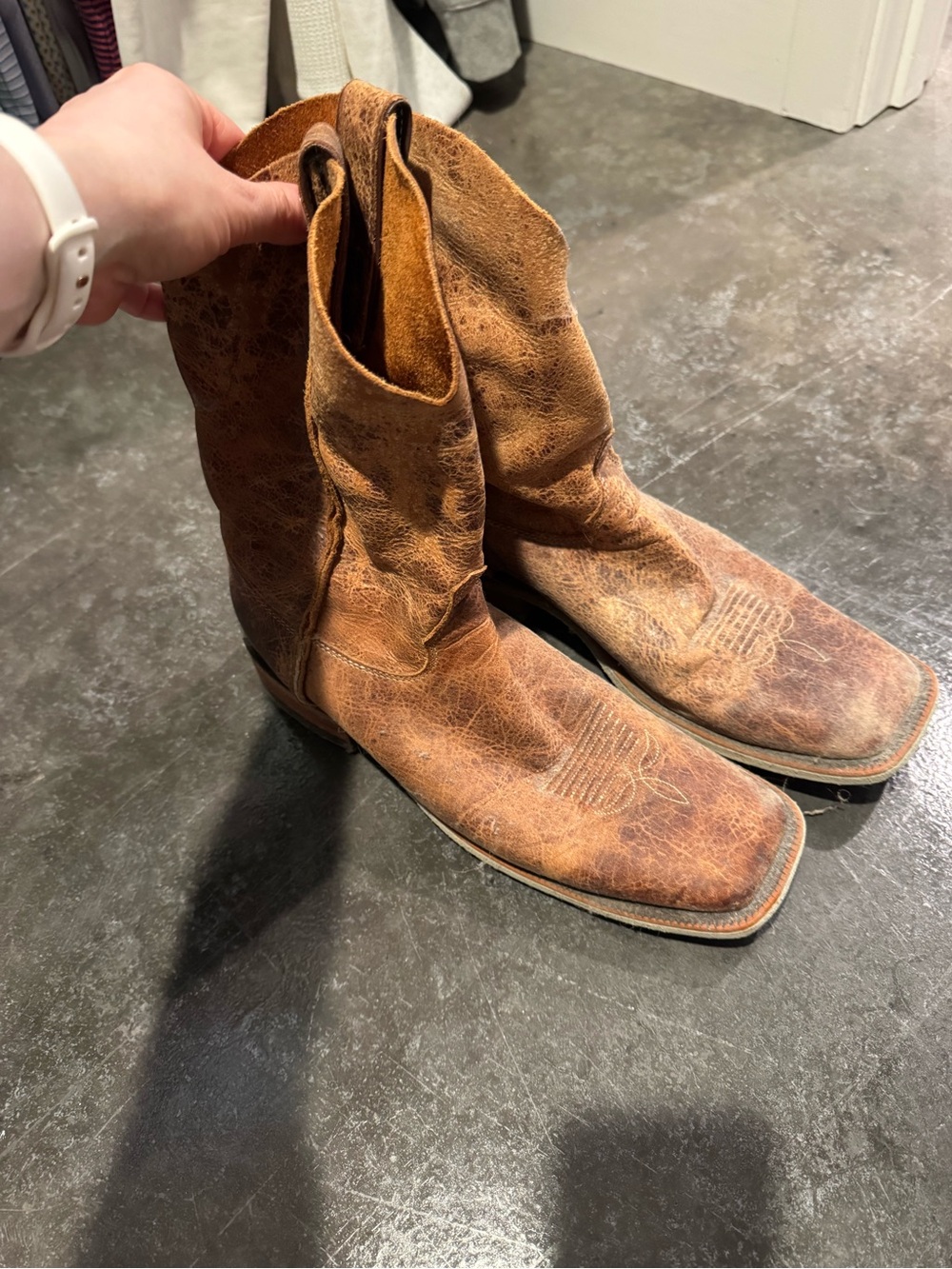 Justin Boots Brown Distressed Leather Cowboy Boots